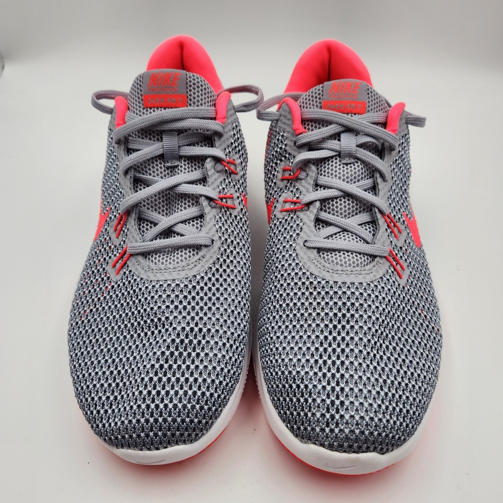 Nike Training Flex TR 9‎ Shoes Sneakers Women Size 10 (US) Gray Pink Running